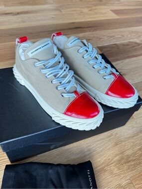 NIB Giuseppe Zanotti Blabber Low Top Sneakers Beige Canvas Red Toe Size 38